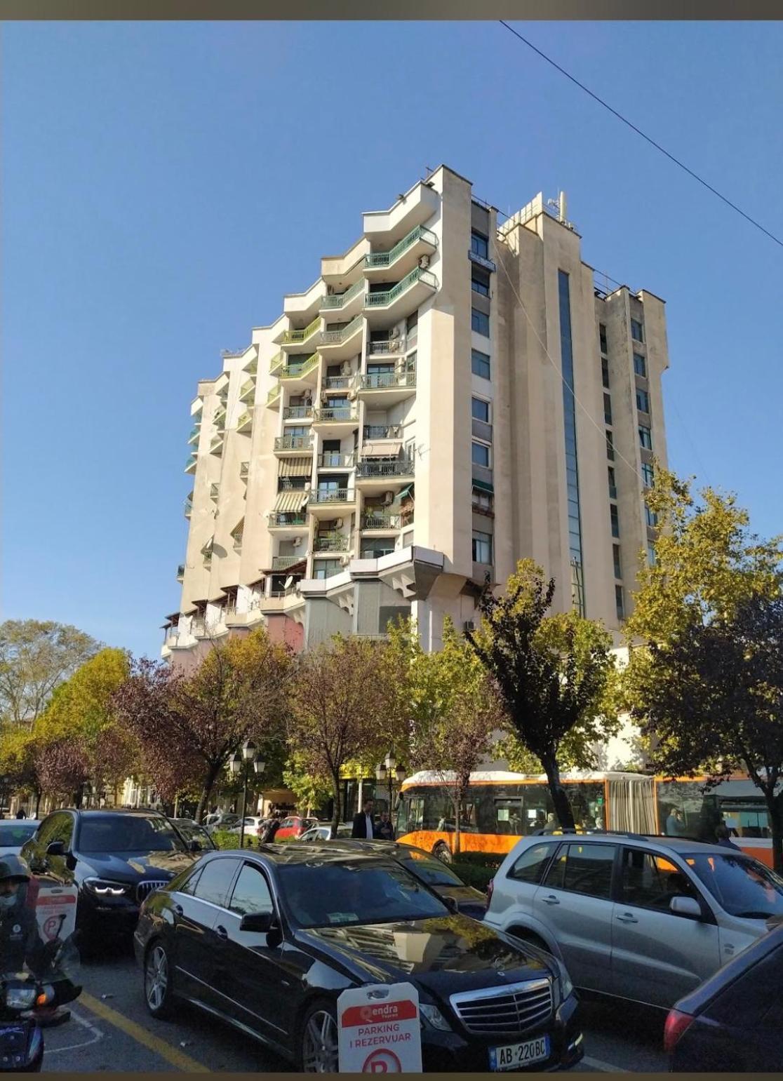 Apartament Center Тирана Екстер'єр фото